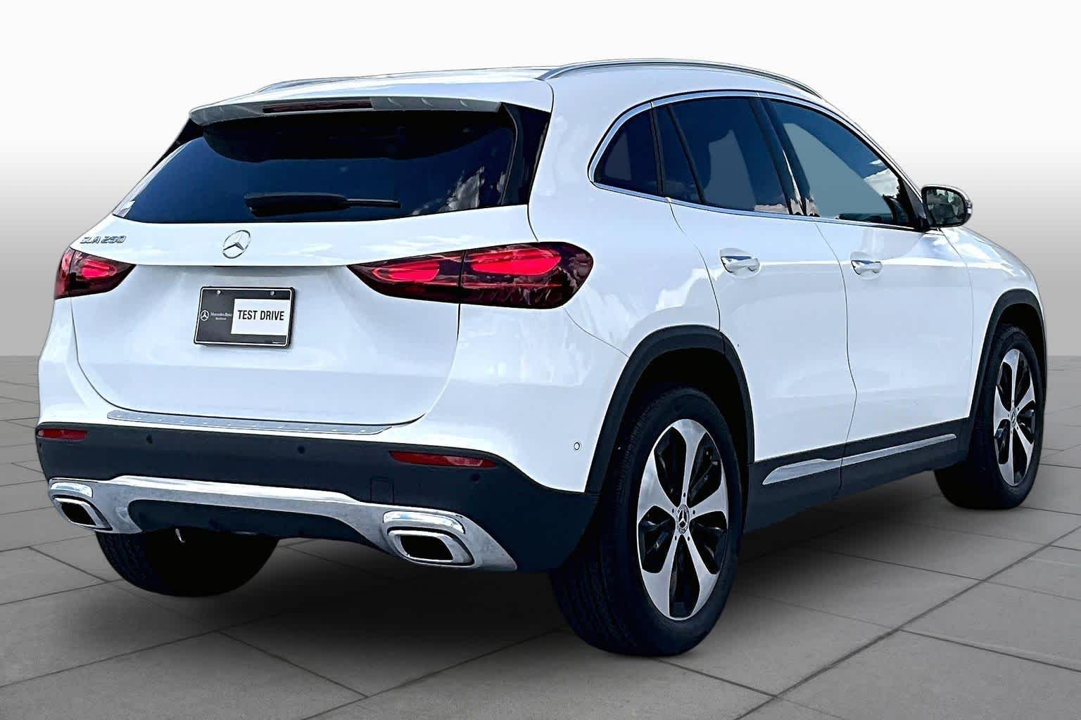 Used 2026 Polar White Mercedes-Benz GLA 250 image 12