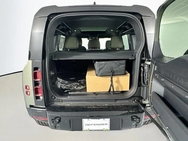 Certified Used 2025 Green Land Rover X-Dynamic SE image 26