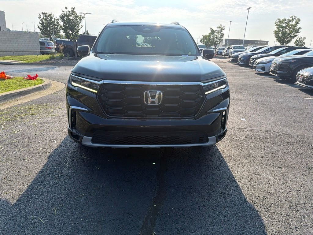 Used 2025 Honda Pilot Elite with VIN 5FNYG1H80SB137622 for sale in Kansas City