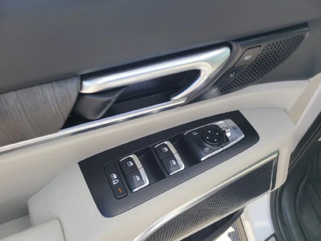 Certified Used 2023 White Kia SX-Prestige image 19
