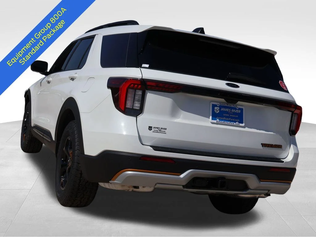 New 2026 Star White Metallic Tri-Coat Ford Tremor® image 3