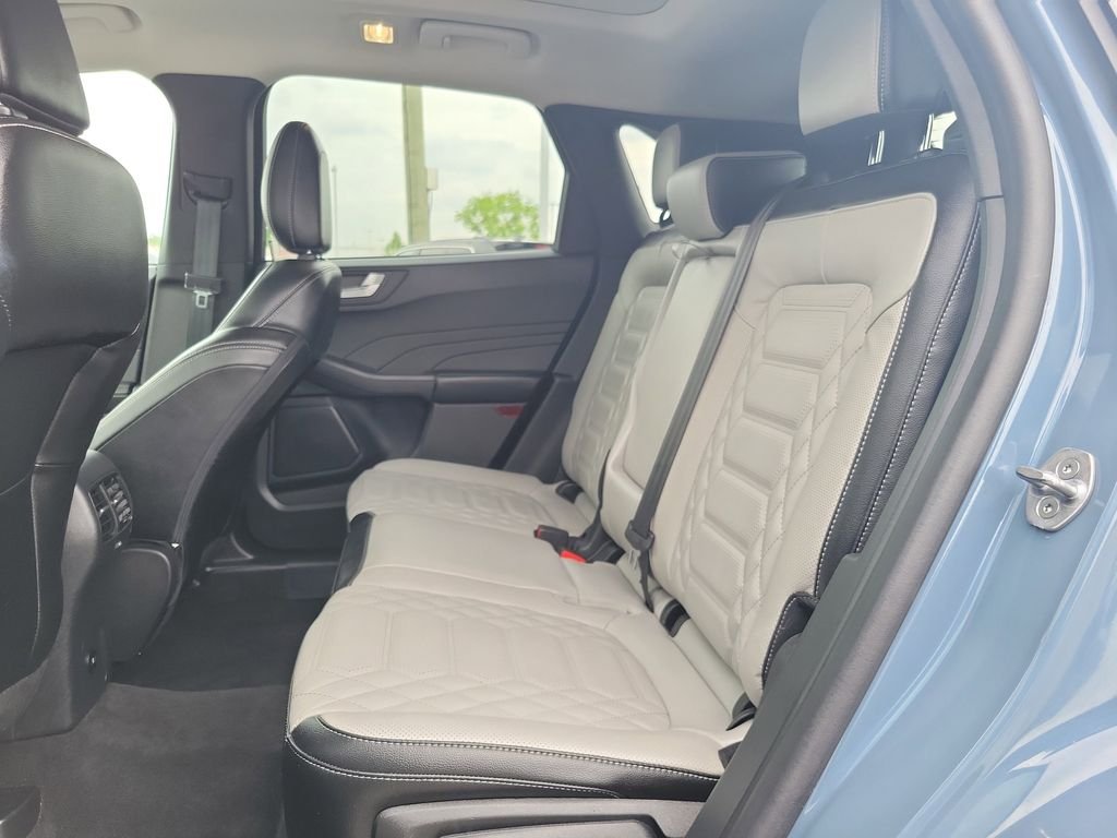 Certified Used 2023 Vapor Blue Ford Platinum image 9