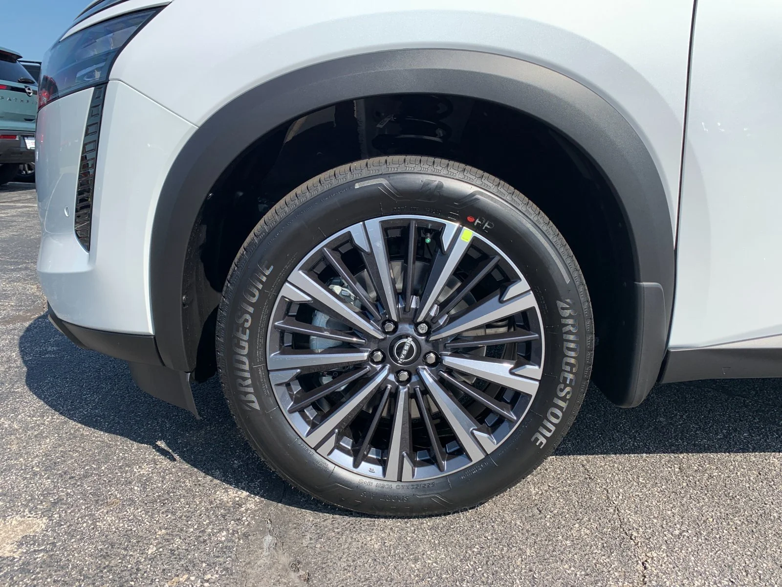 New 2026 Everest White Pearl TriCoat Nissan Platinum image 32