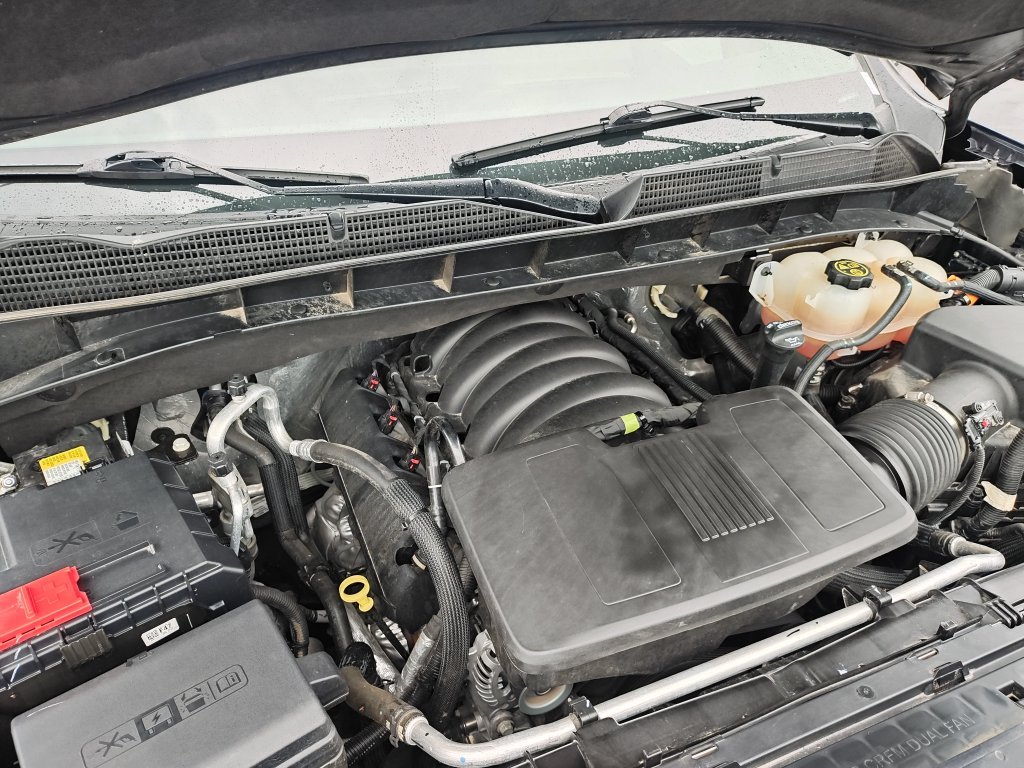 Used 2022 Silver GMC Denali image 25