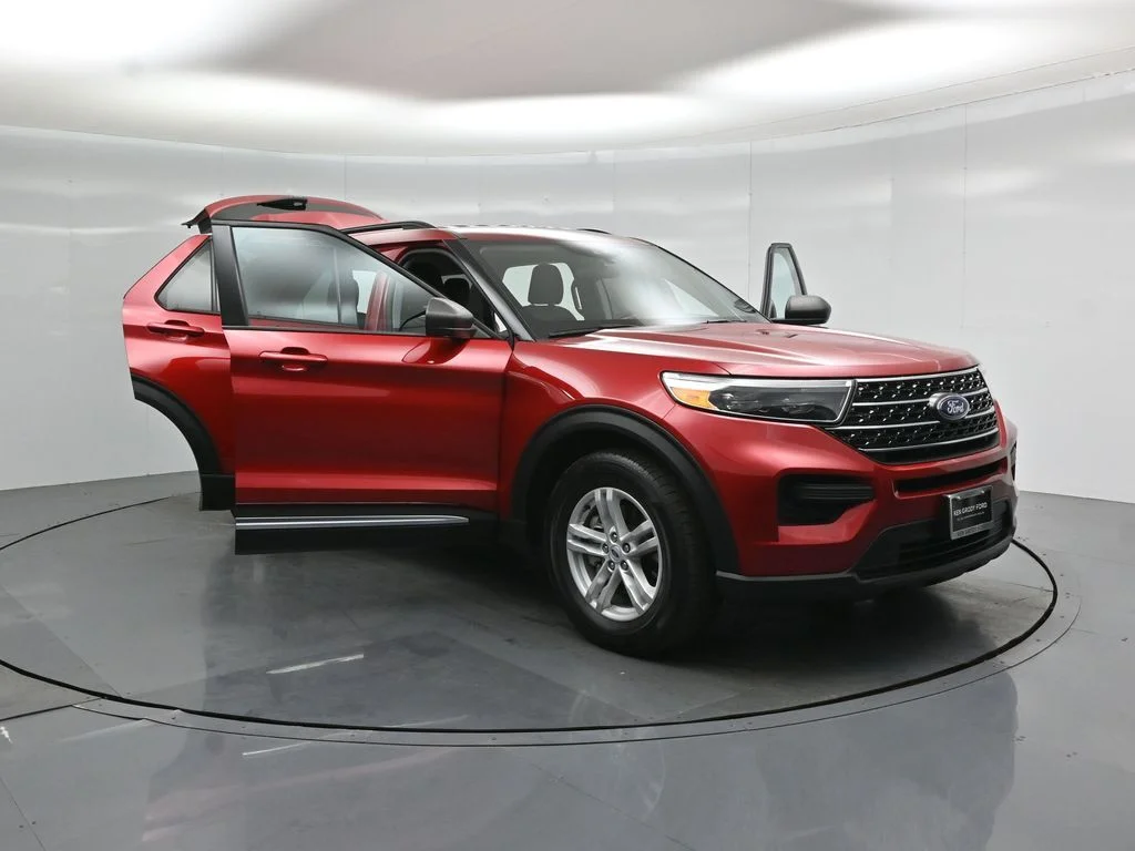 Used 2023 Red Ford XLT image 30