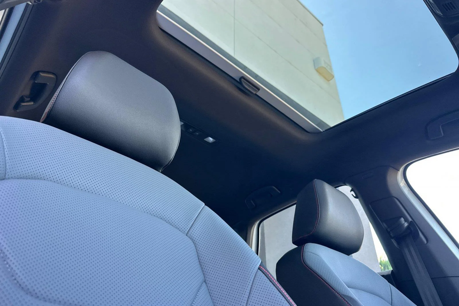New 2026 Pure White w/Deep Black Roof Volkswagen Autobahn image 16