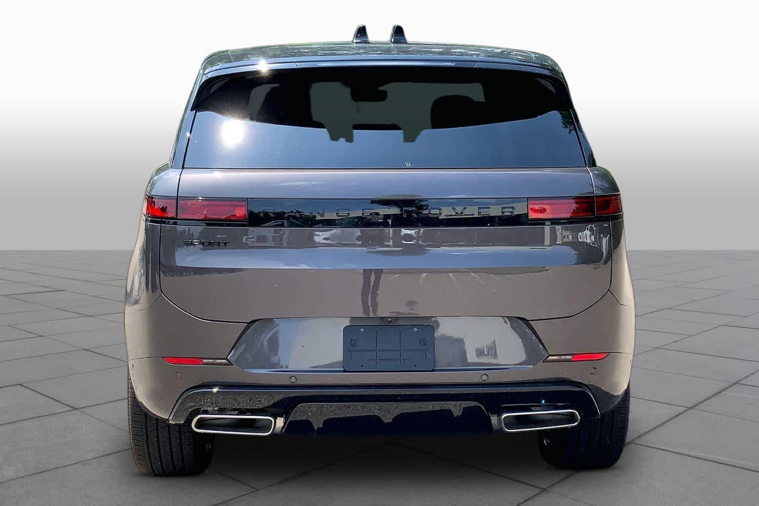 New 2026 Charente Grey Land Rover Dynamic SE image 4