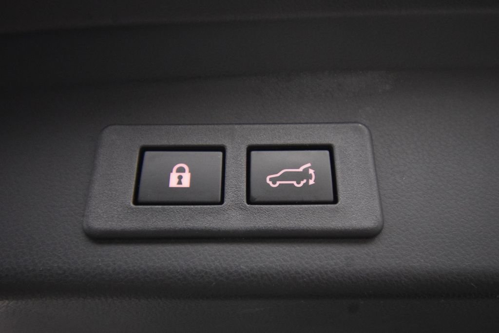 Used 2025 Crystal White Pearl Subaru Limited image 42
