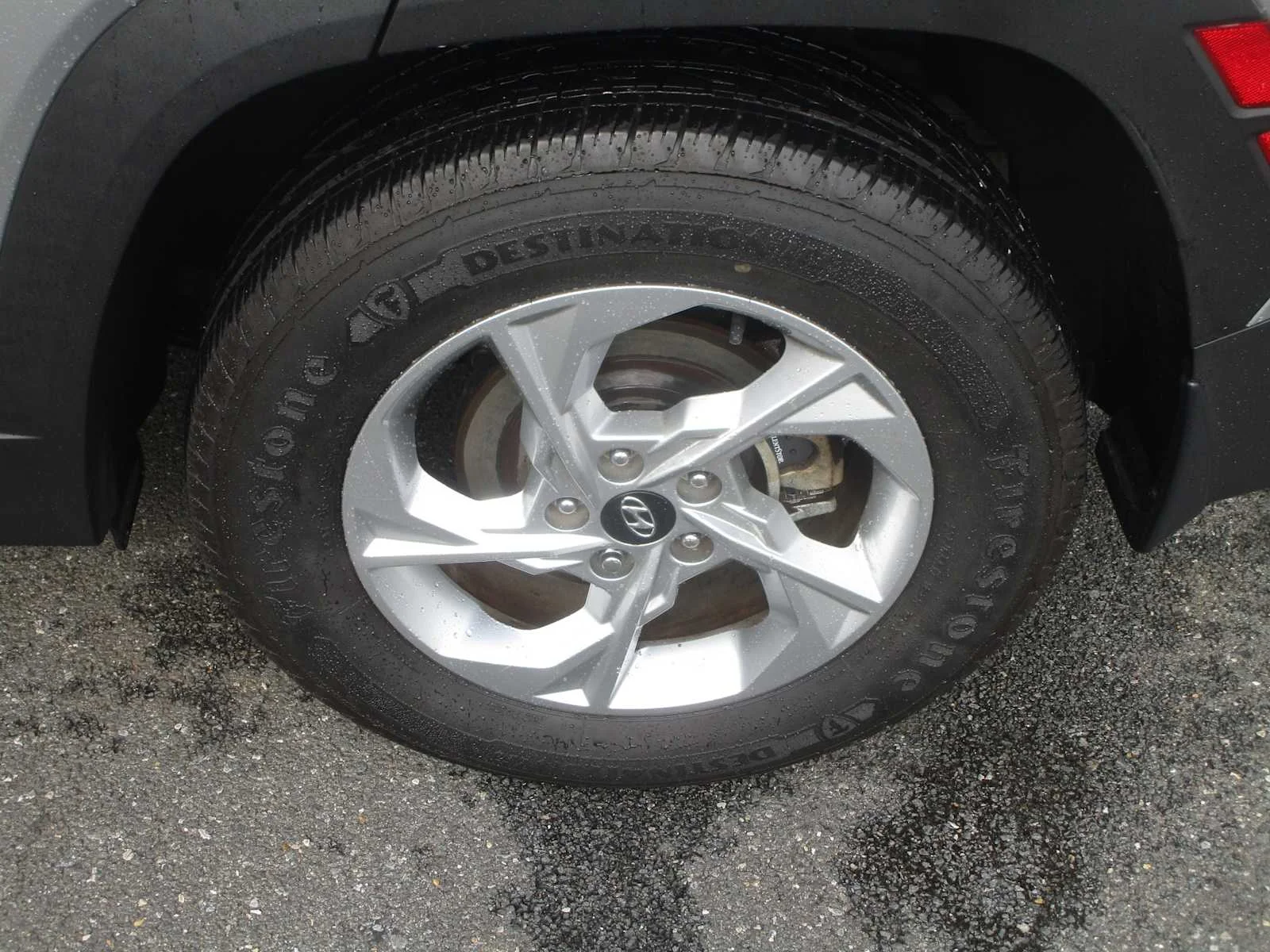Used 2022 Shimmering Silver Hyundai SEL image 7