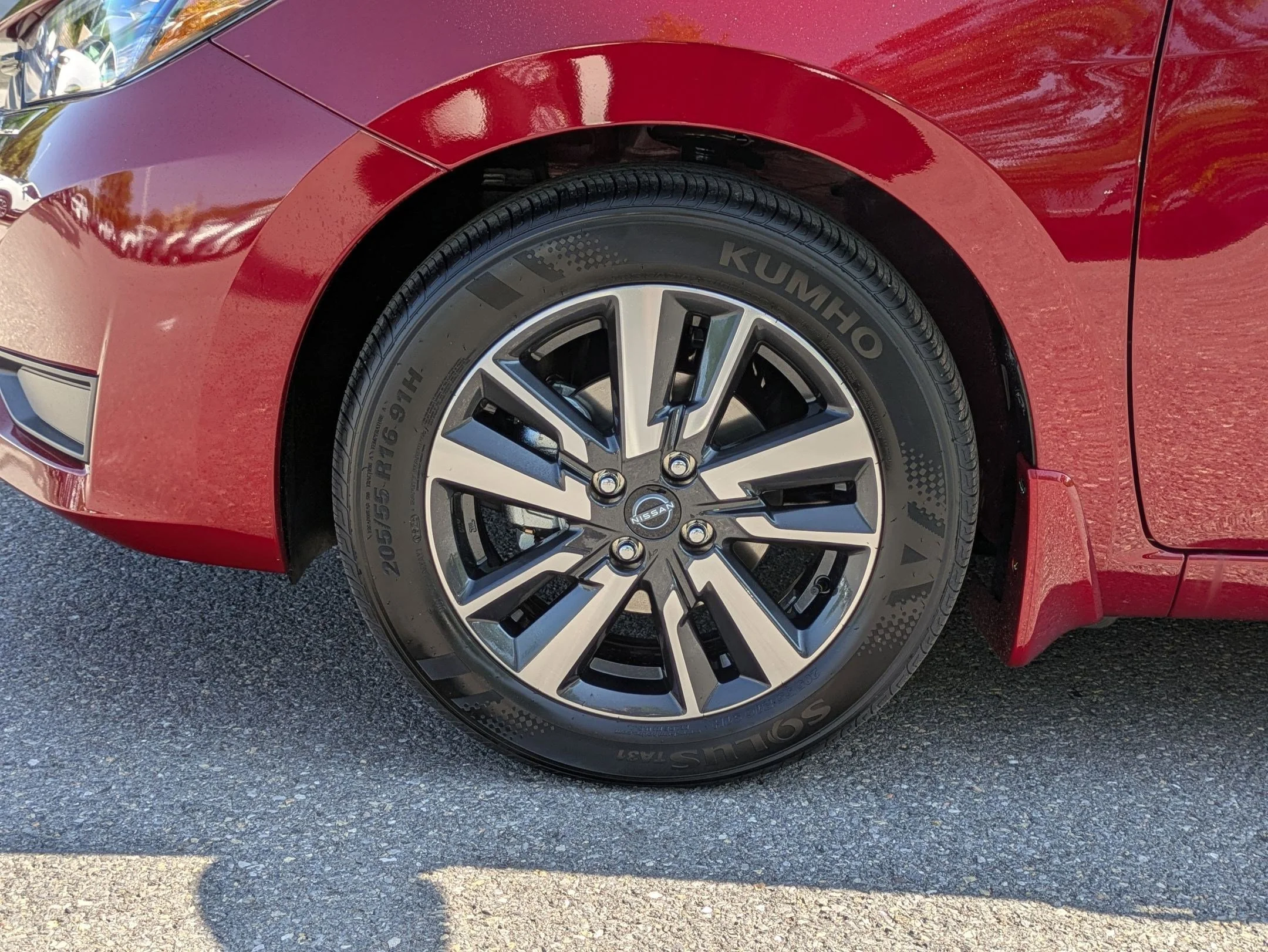 2025 Nissan Versa Sedan SV - Photo 8