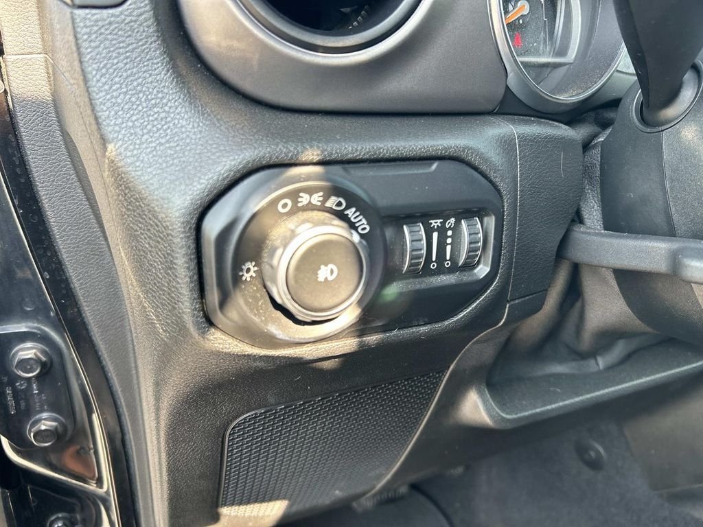 Used 2020 Black Clearcoat Jeep Unlimited Sport S image 27