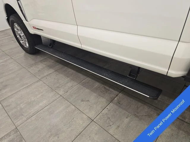 New 2026 Star White Metallic Tri-Coat Ford F-350® King Ranch® image 25