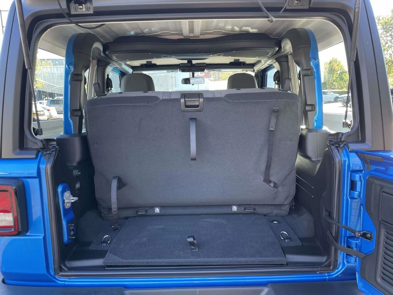 New 2026 Hydro Blue Pearl-Coat Exterior Paint Jeep Sport image 28