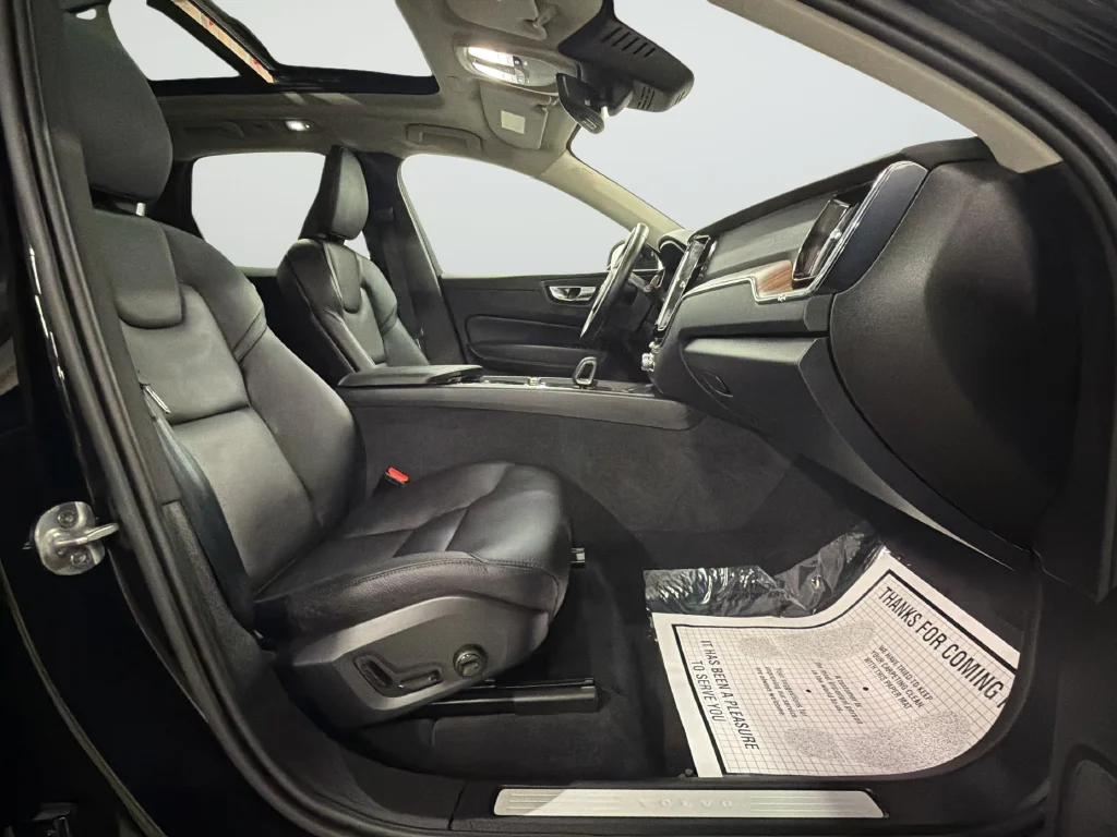 2024 Volvo XC60 Plus - Photo 26