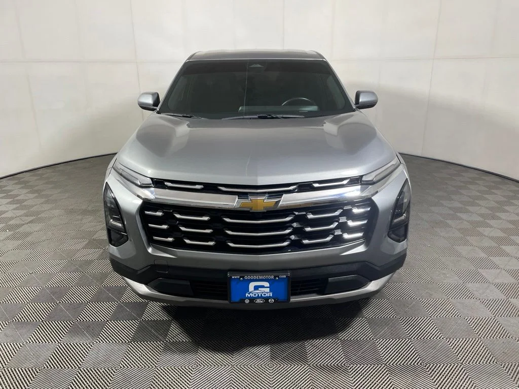 Used 2025 Sterling Gray Metallic Chevrolet LT image 3
