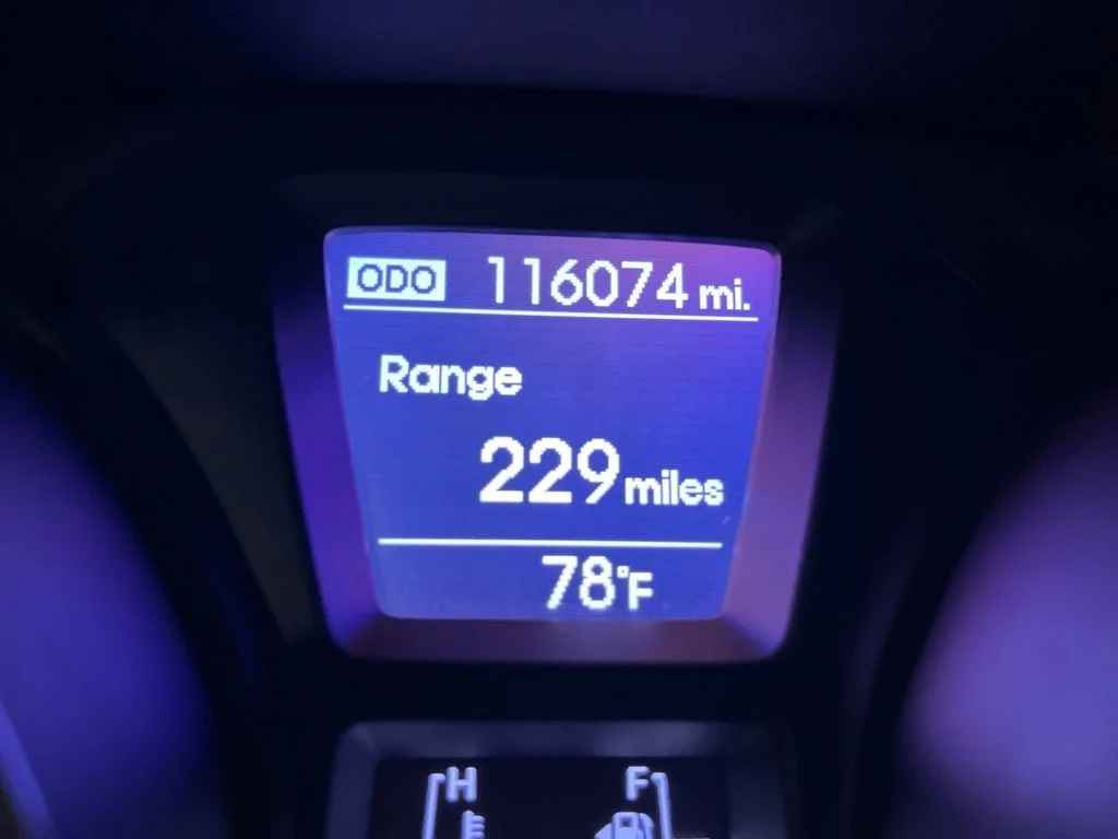 Used 2016 Silver Hyundai Base image 18
