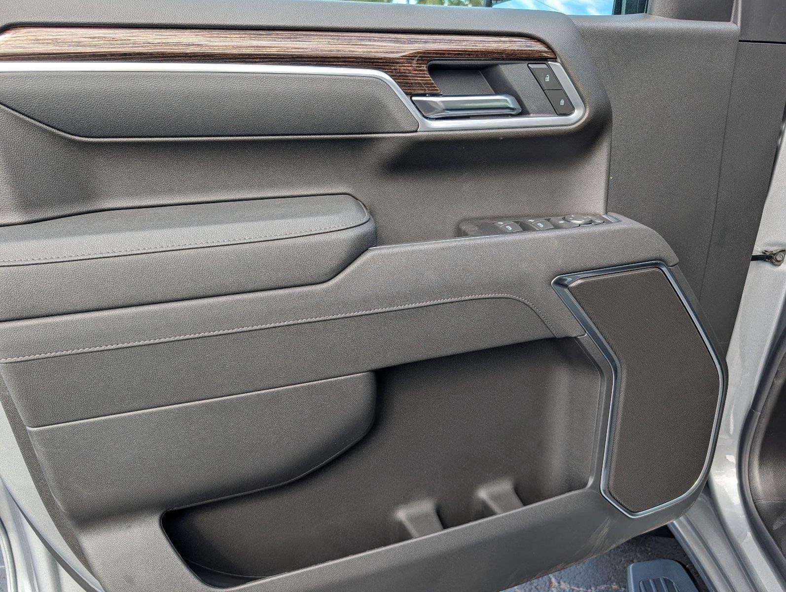 New 2026 Sterling Metallic GMC Elevation image 15