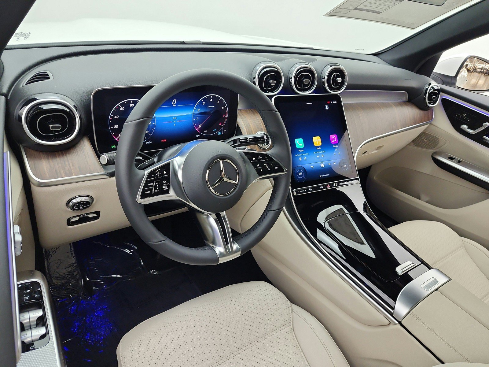 New 2027 Polar White Mercedes-Benz GLC 300 SUV image 30