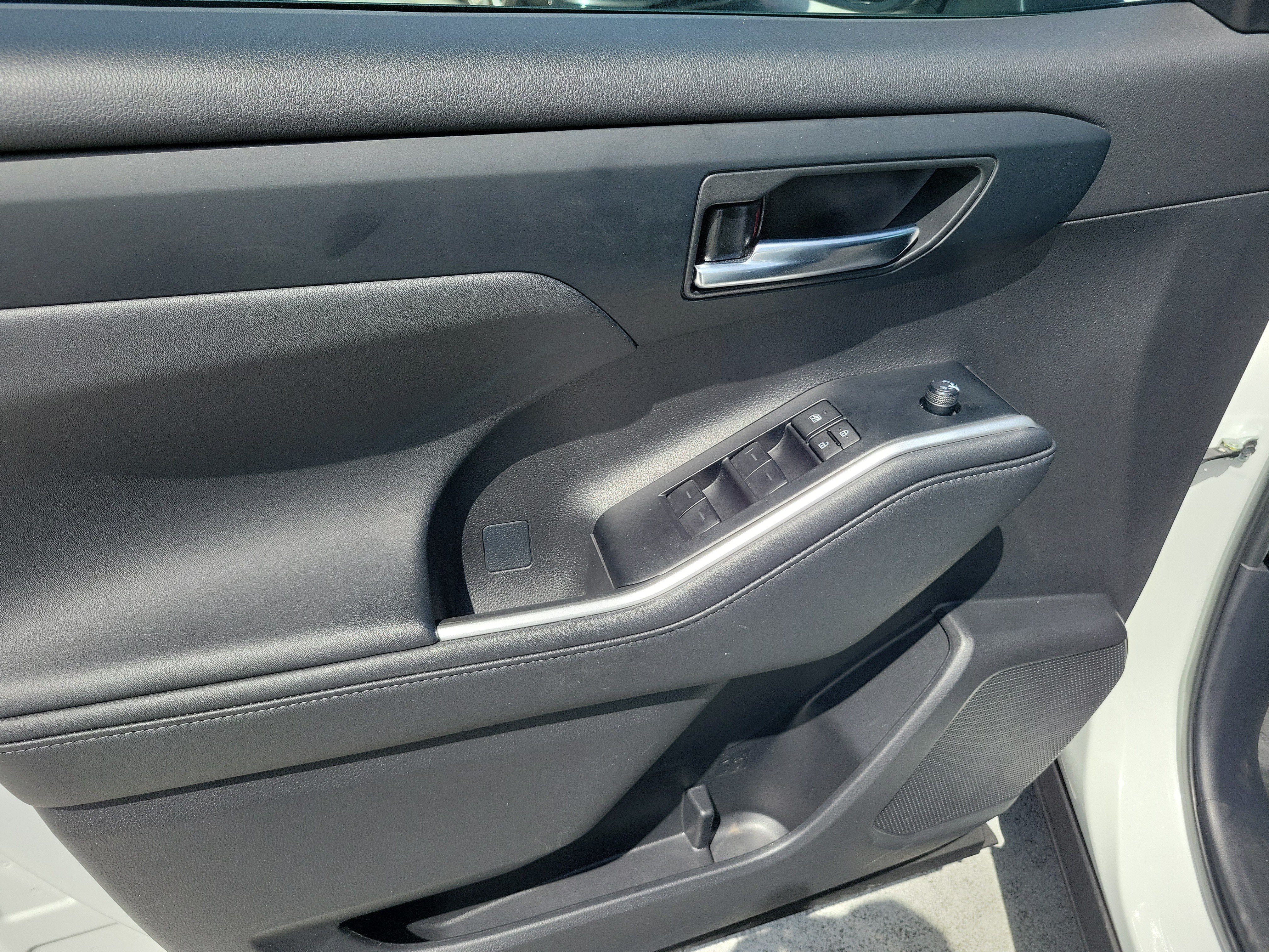Certified Used 2024 Pearl Toyota LE image 23