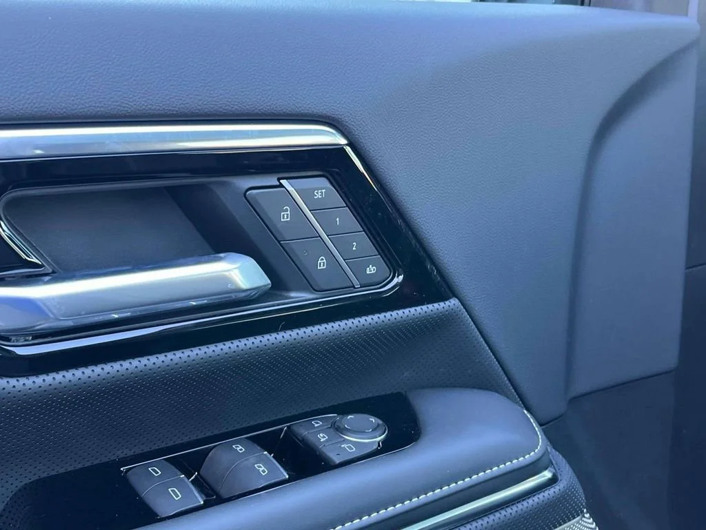 2025 GMC Sierra EV Denali - Photo 20