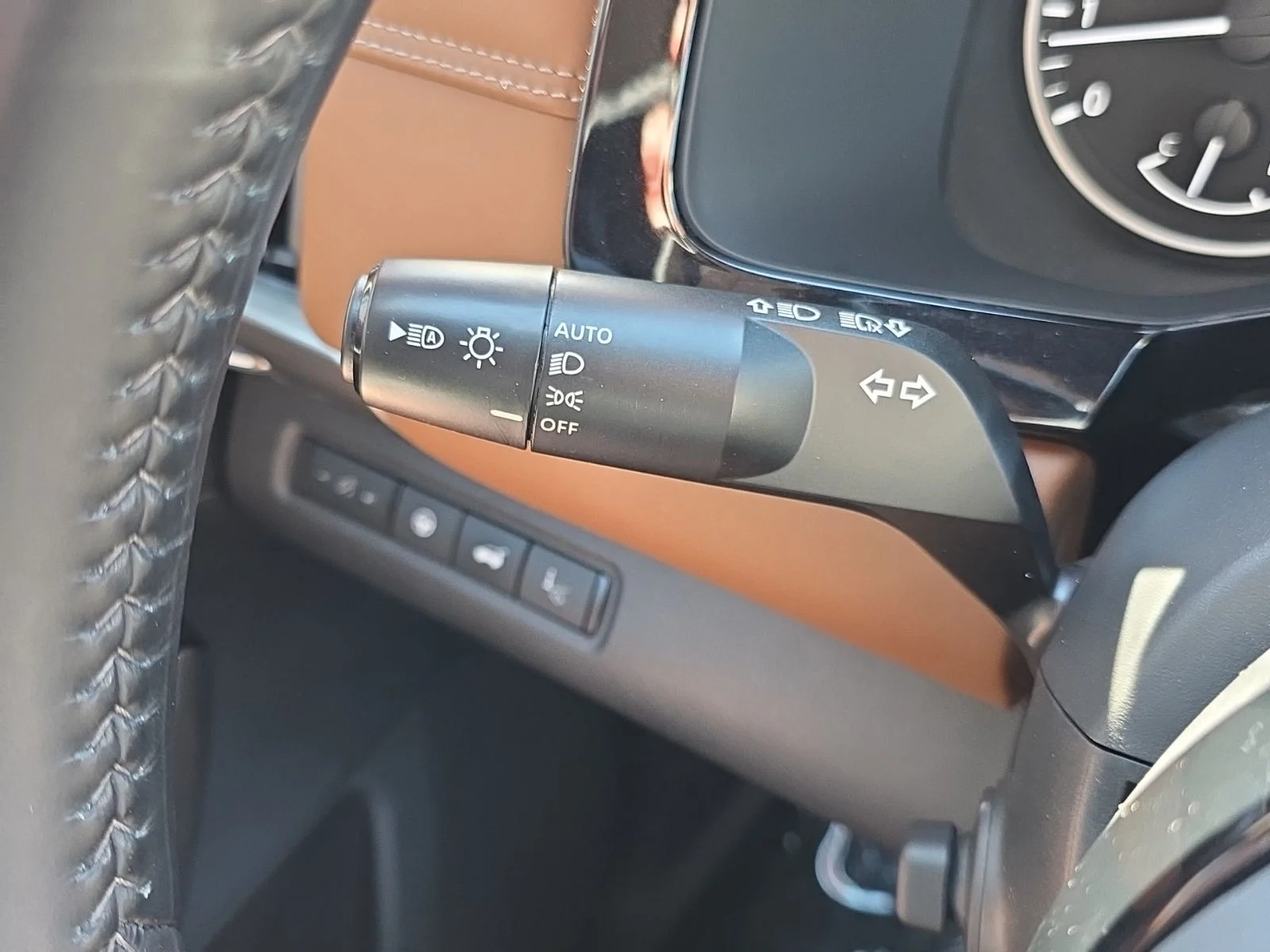 Used 2023 Red Nissan Platinum image 46