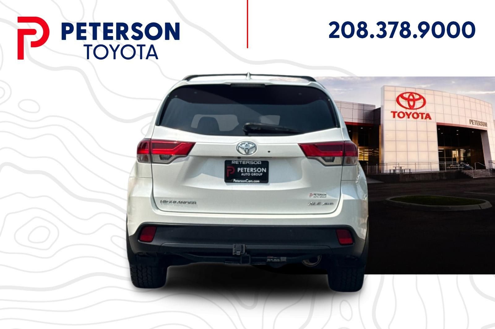 Used 2018 White Toyota XLE image 4