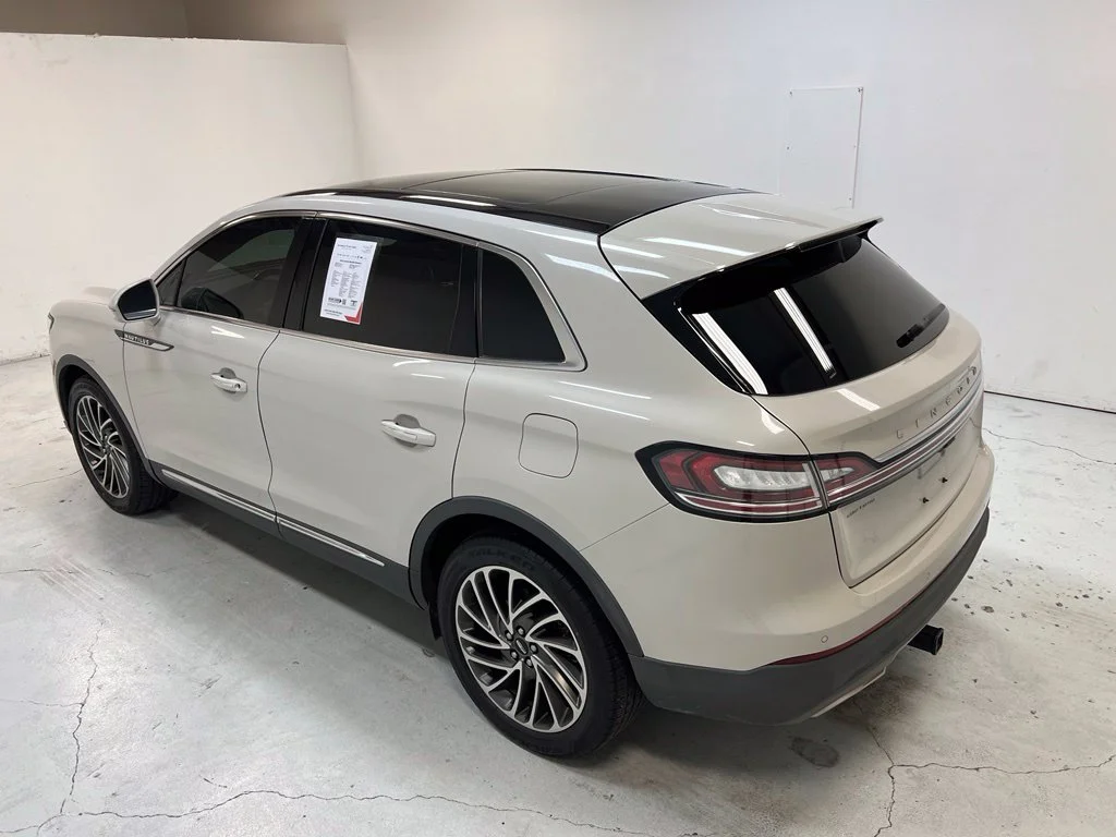 Used 2019 White Lincoln Reserve image 4