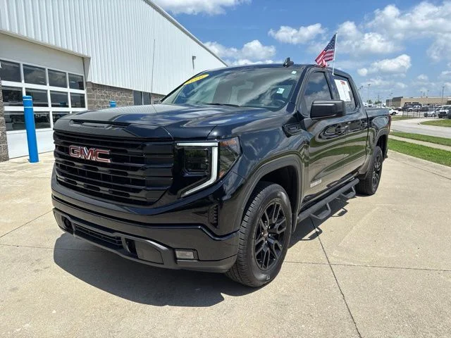 Used 2026 Onyx Black GMC Elevation image 4