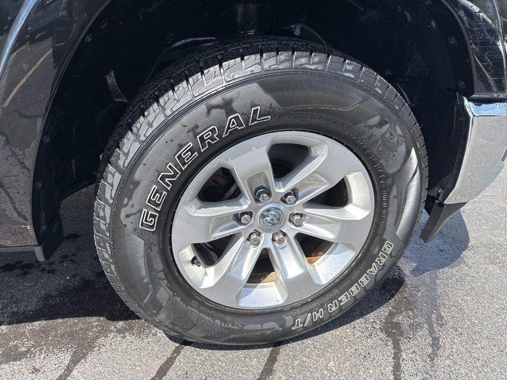 Used 2019 Diamond Black Ram Laramie image 11