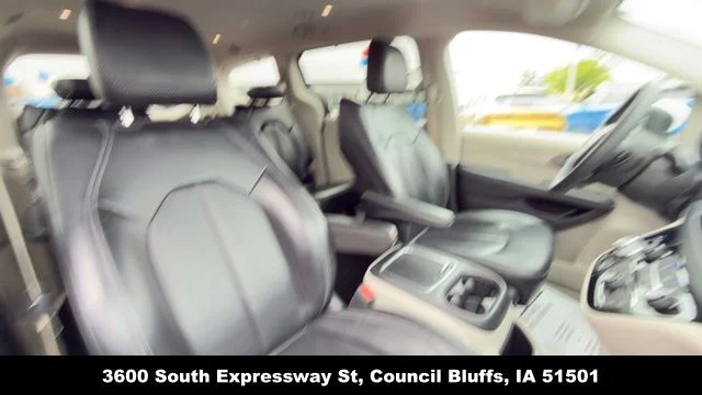 Used 2023 White Chrysler Touring L image 34