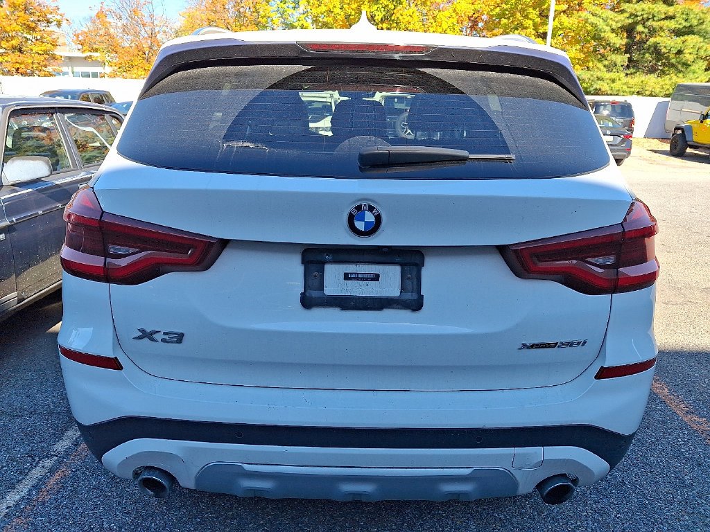 Used 2020 White BMW xDrive30i image 4