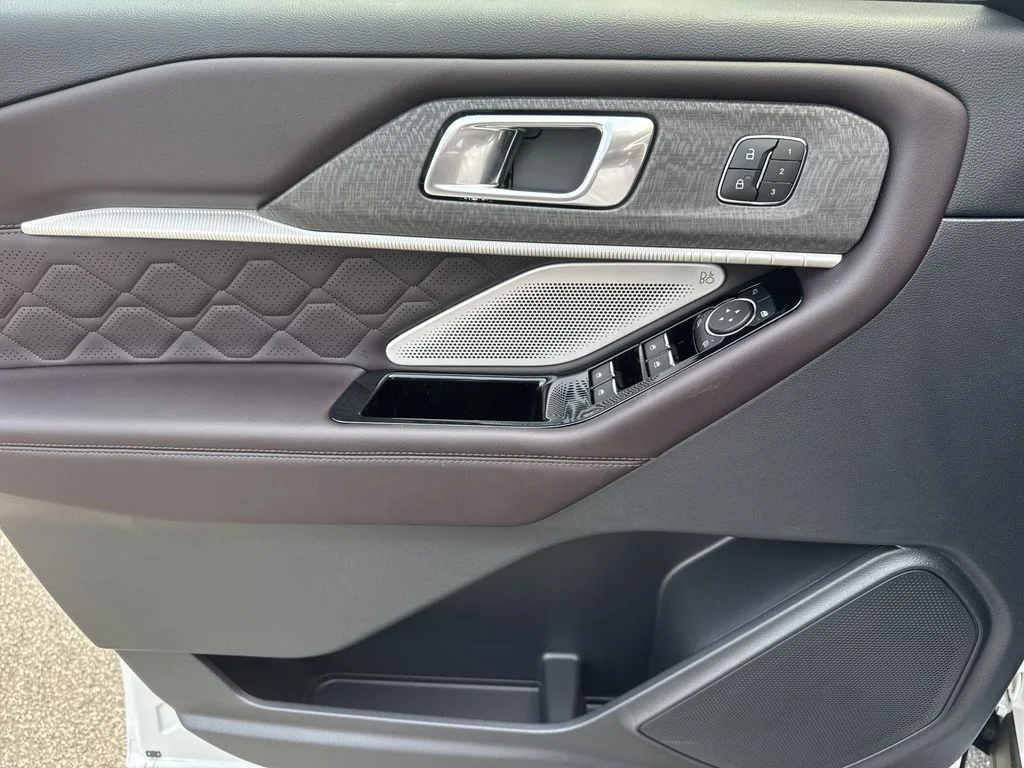 New 2026 White Ford Platinum image 10