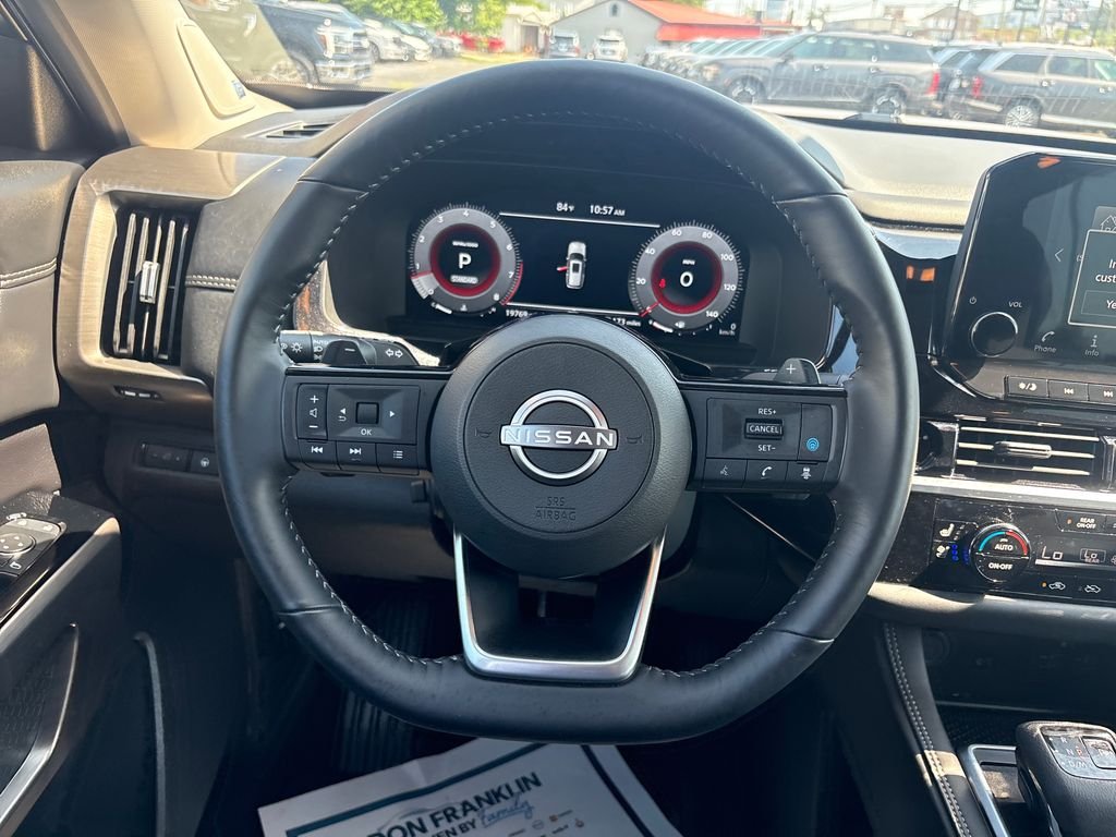 Used 2025 Beige Nissan Platinum image 17