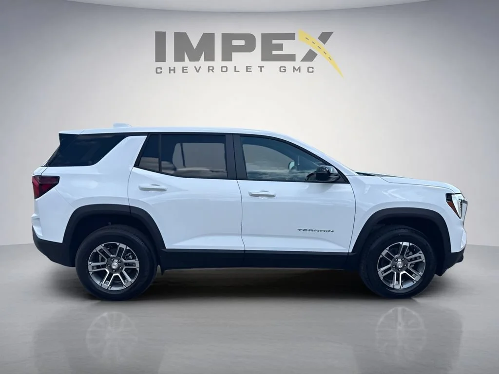 New 2027 Summit White GMC Elevation image 7