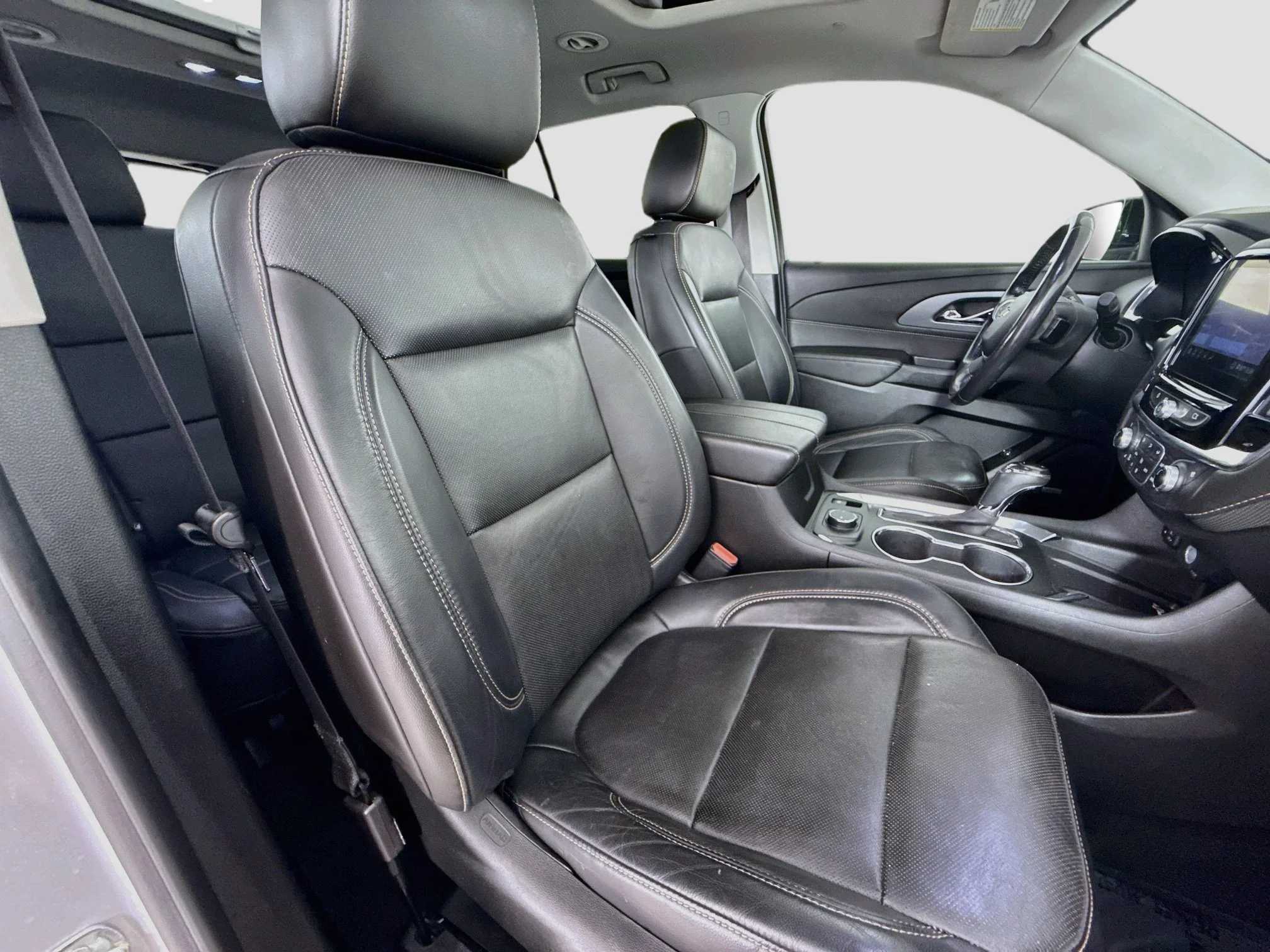 Used 2020 SILVER ICE METALLIC Chevrolet Premier image 32