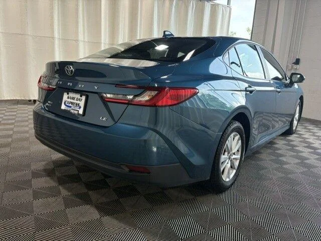 Used 2025 Ocean Gem Toyota LE image 17