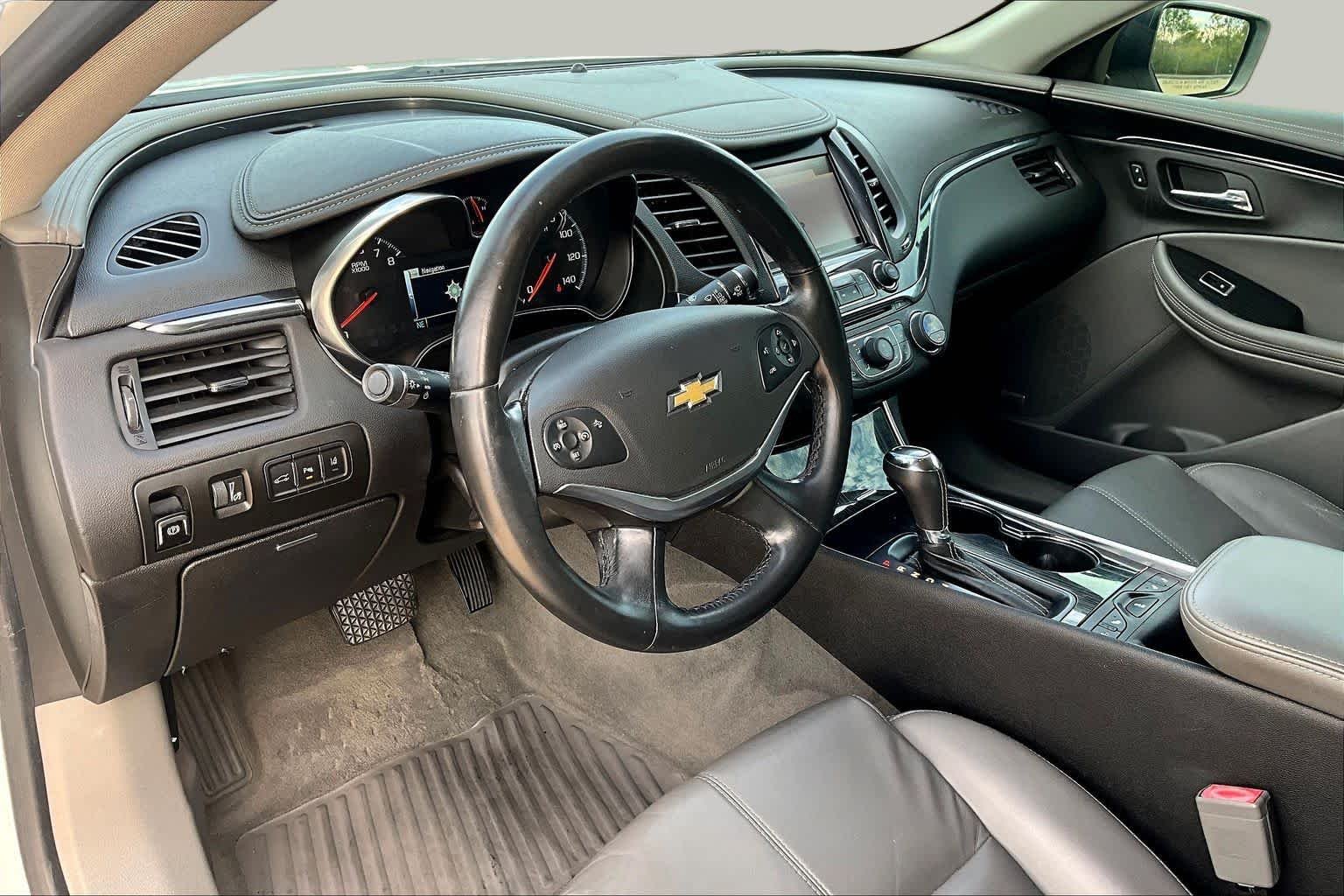 Used 2017 Summit White Chevrolet LT image 17