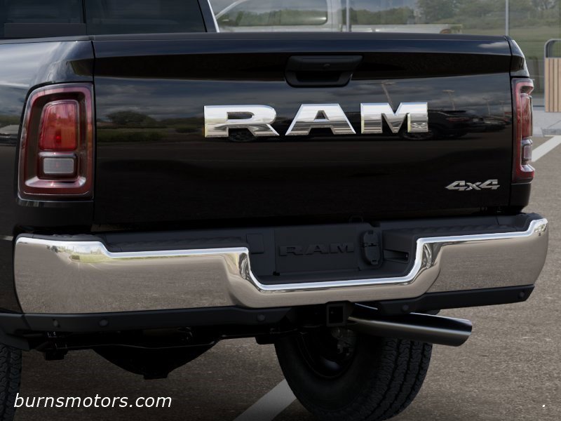 New 2026 Diamond Black Crystal Pearl-Coat Exterior Paint RAM Tradesman image 13