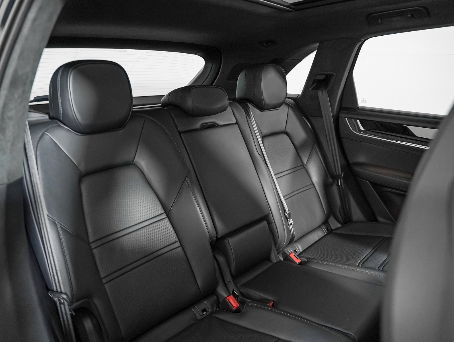 New 2026 CHROMITE BLACK Porsche Turbo E-Hybrid image 6