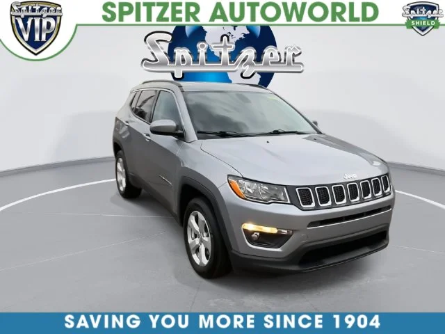 Used 2019 Billet Silver Metallic Clearcoat Jeep Latitude image 4