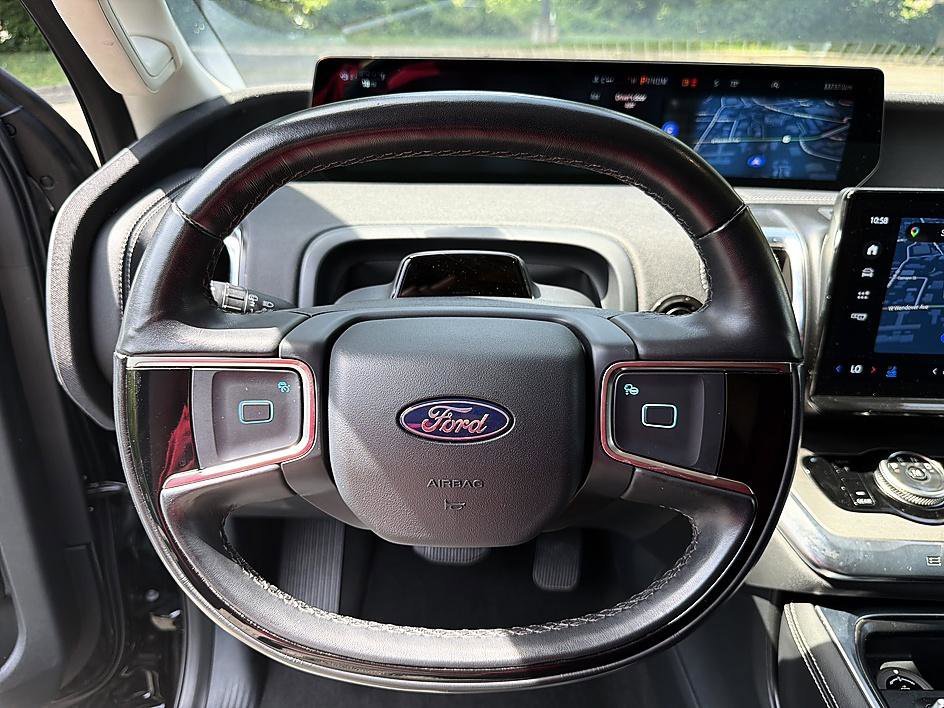 Used 2025 Black Metallic Ford Platinum image 13