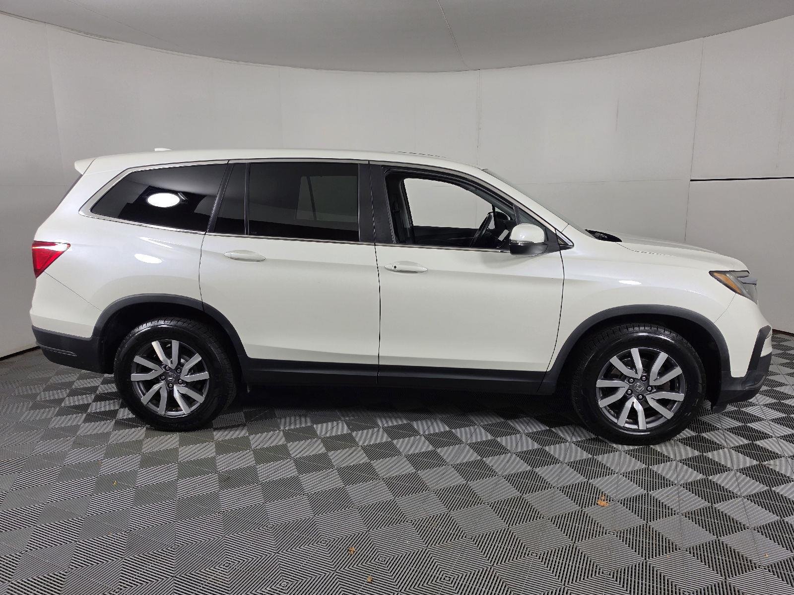 Used 2019 White Diamond Pearl Honda EX-L image 12