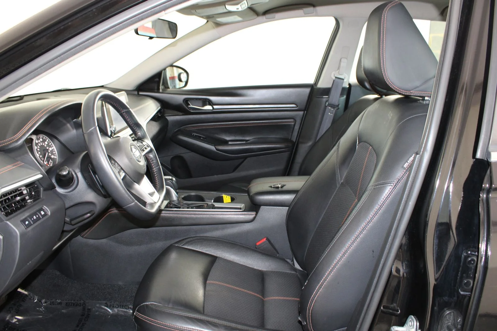 Used 2019 Black Nissan 2.5 SR image 14