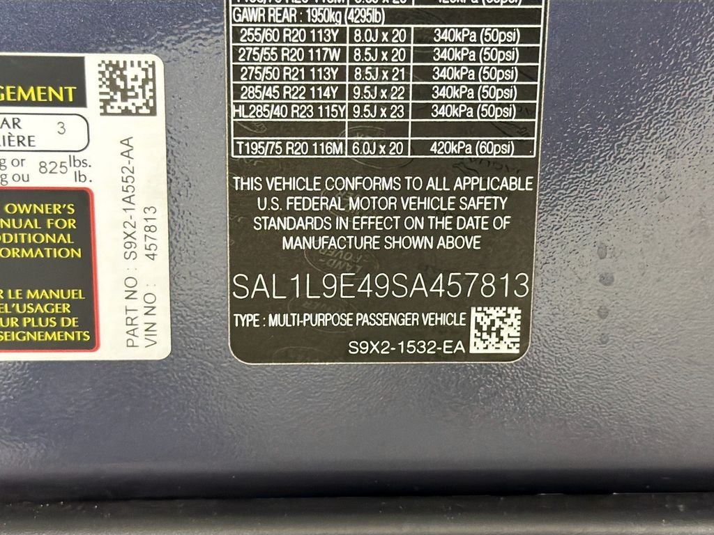 Certified Used 2025 Blue Land Rover Dynamic SE image 33