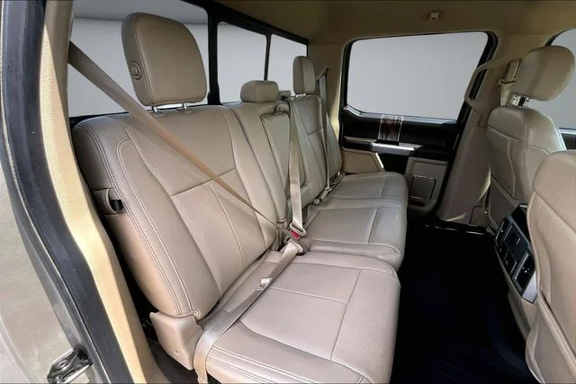 Used 2018 White Gold Ford Lariat image 25
