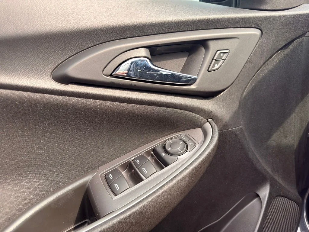 Used 2023 Gray Chevrolet LT image 19
