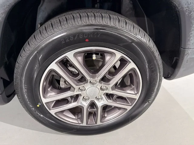 Used 2020 Blue Jeep Latitude image 6