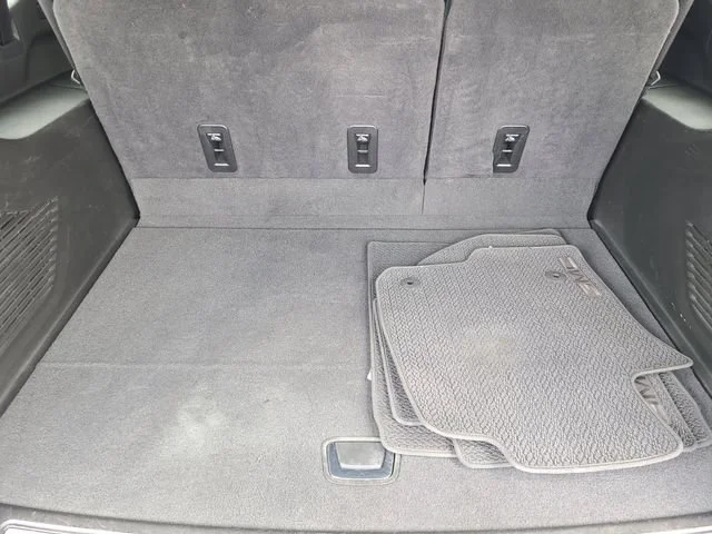 Used 2024 Onyx Black GMC Denali image 5
