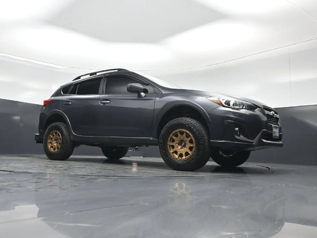 Used 2019 Gray Subaru 2.0i Premium image 3