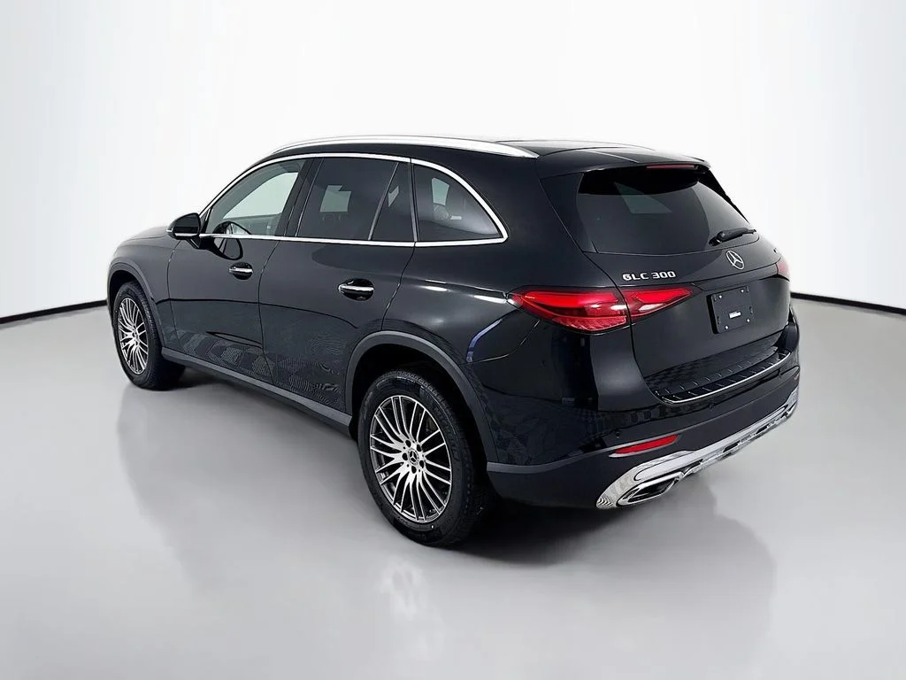 New 2026 Obsidian Black Metallic Mercedes-Benz GLC 300 image 3